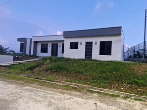 Exterior - Panoramic seascape from modern, 3-bedroom villa in Hope Estate (Mesopotamia)