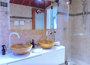 Shower, hair dryer - Grand Haven with Sea view! For Executives and Remote! Adults only! City Close! (Castlecrag)