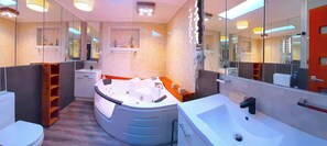 Dusche, Whirlpool, Haartrockner