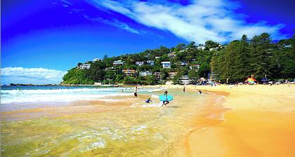 Charming Retreat! at Famous Palm Beach! Outdoor Spa till 8! Walk to Ocean beach!