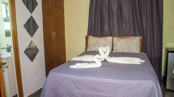 Iron/ironing board, internet, bed sheets