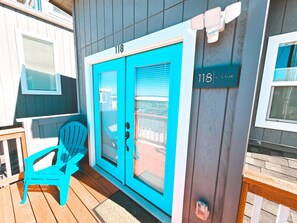 Exterior detail - Heart of Rockaway Studio with Oceanviews (Rockaway Beach)