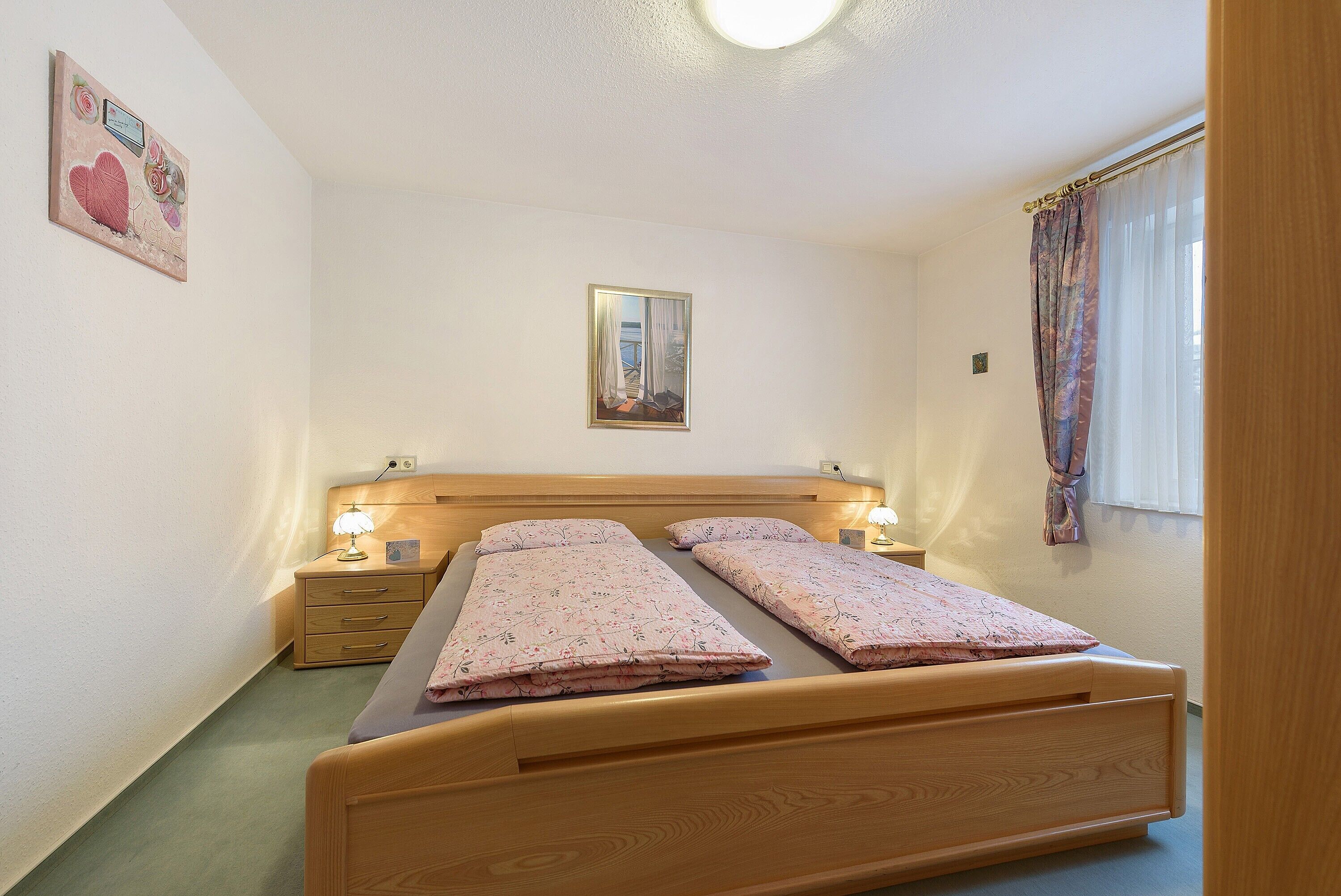 2 Schlafzimmer, Bügeleisen/Bügelbrett, Bettwäsche