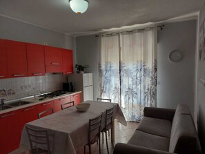 Appartamento, 2 camere da letto, balcone | Sala da pranzo