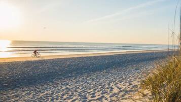 Apartment, 2 Schlafzimmer, Balkon | Strand