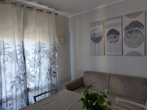 Apartment, 2 Schlafzimmer, Balkon | Innenbereich
