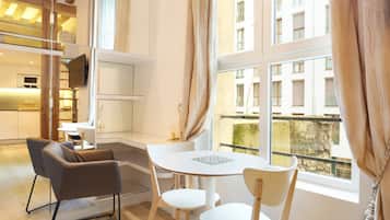 Apartment | Dining