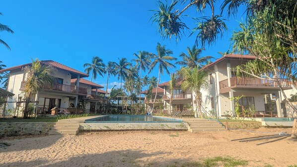 Front of property - Arinna Beach Resort (Tangalle)