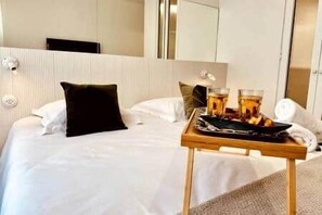 1 chambre, fer et planche à repasser, Wi-Fi, draps fournis