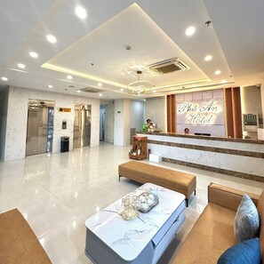Reception - Khach San Phu An (Phuoc Ninh)