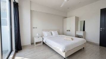 2 slaapkamers, een strijkplank/strijkijzer, wifi, beddengoed