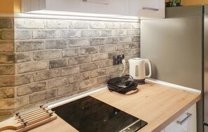 Fridge, microwave, cookware/dishes/utensils - 1 bedroom beautiful apartment in Leba (Leba)