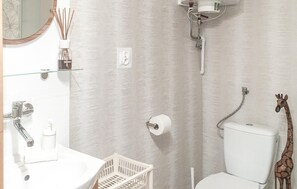Shower - Stunning apartment in Leba with WiFi (Leba)