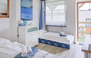 1 bedroom, travel cot, free WiFi - Stunning apartment in Leba with WiFi (Leba)