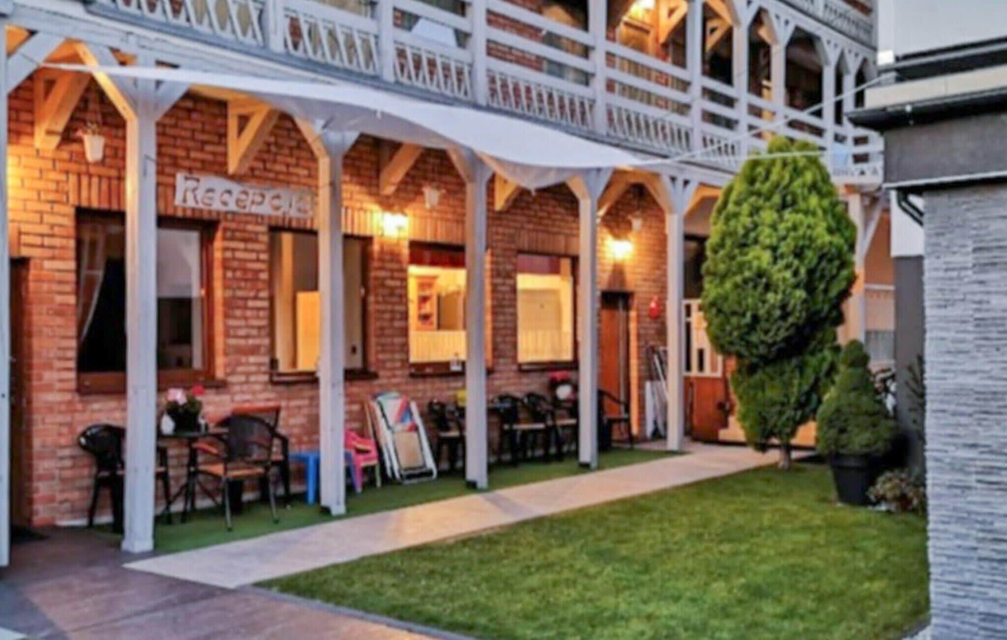 屋外ダイニングエリア