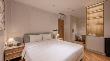 Minibar, caja de seguridad en la habitación y cortinas blackout