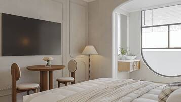 Deluxe Studio, City View | In-room safe, blackout drapes, free WiFi