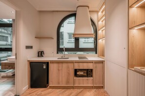 Deluxe-Studio | Eigene Küche | Mini-Kühlschrank, Küchenrolle
