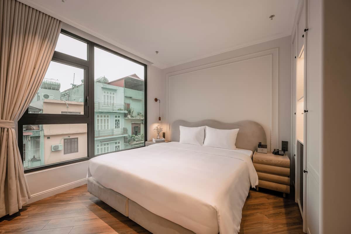 Frigobar, cofres nos quartos, cortinas blackout, Wi-Fi de cortesia