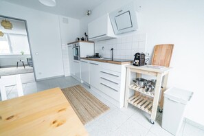 Réfrigérateur, four, plaque de cuisson, lave-vaisselle