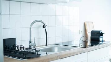 Réfrigérateur, four, plaque de cuisson, lave-vaisselle