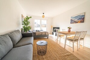 TV - FullHouse | Eisenach | K31 Wartburg | Terrasse (Eisenach)