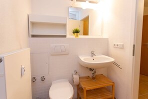 Shower - FullHouse | Halle | R6 Roma (Halle (Saale))