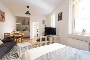 WiFi, bed sheets - FullHouse | Halle | T28 Lion Apt. (Halle (Saale))