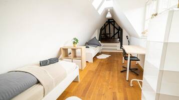 4 bedrooms, WiFi, bed sheets