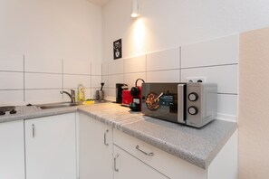 Frigorifero, macchina per tè/caffè, tostapane