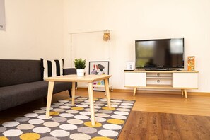 Televisión y oficina 