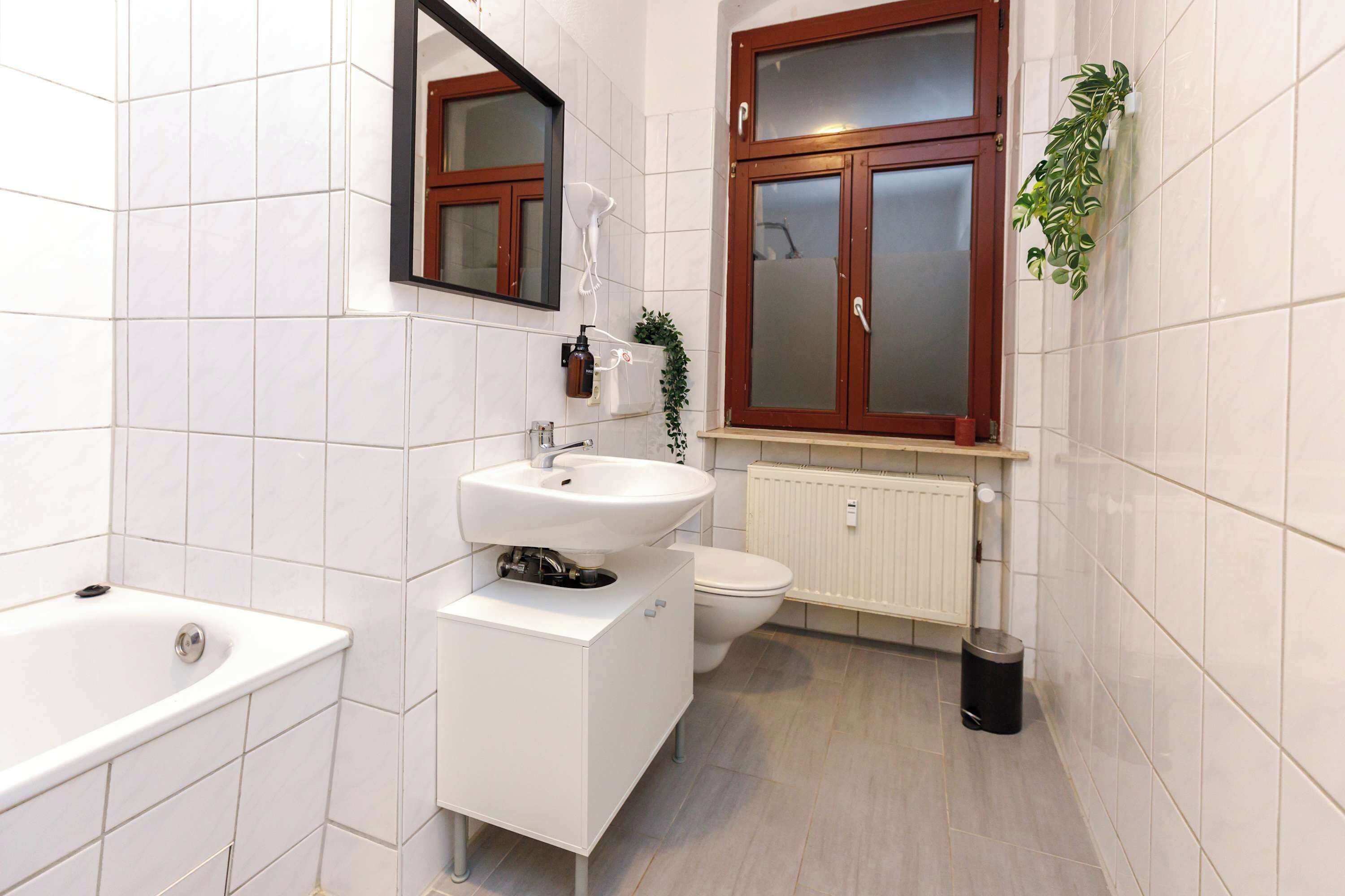 Een douche, een haardroger, handdoeken