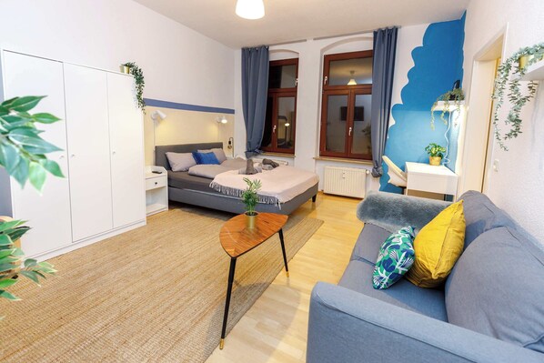 2 slaapkamers, een bureau, een strijkplank/strijkijzer, wifi