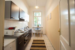 Kochgeschirr/Geschirr/Besteck