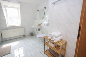 Shower - FullHouse | Chemnitz | Z25 Wyoming | 2 Bedroom (Chemnitz)
