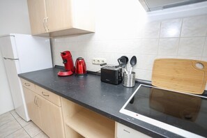 Kühlschrank, Ofen, Herdplatte, Geschirrspüler