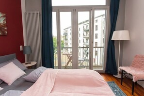2 habitaciones, tabla de planchar con plancha, wifi y ropa de cama 