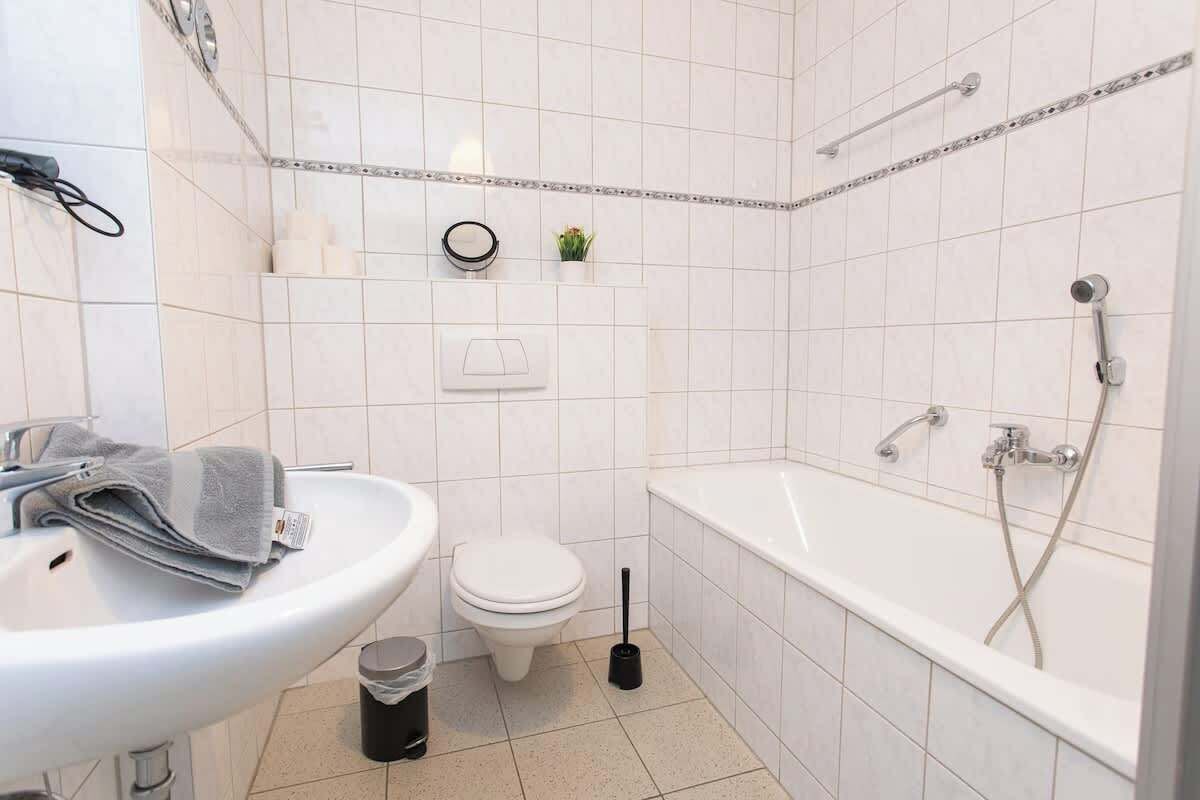 Douche, sèche-cheveux