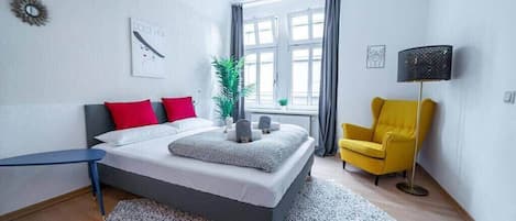 4 bedrooms, WiFi, bed sheets