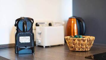 Kaffee und/oder Kaffeemaschine