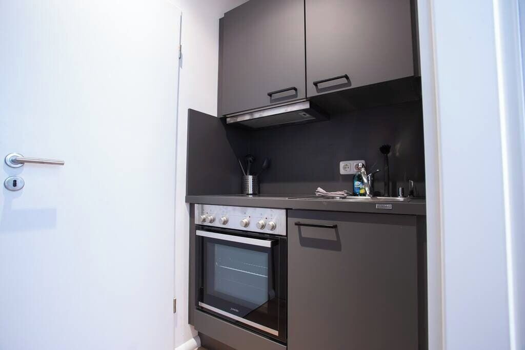 Cookware/dishes/utensils