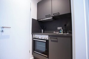 Kochgeschirr/Geschirr/Besteck