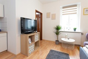 TV - FullHouse | Chemnitz | S35 Little Sun| Studio (Chemnitz)