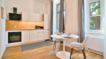 Refrigerador, horno, parrilla de estufa y lavavajillas