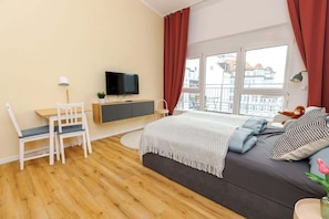 WiFi, bed sheets - FullHouse | R31 | Rooftop (Leipzig)