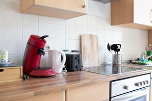 Kühlschrank, Ofen, Herdplatte, Geschirrspüler