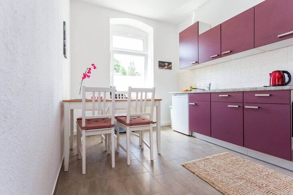 Frigorífico, horno, placa de cocina y lavavajillas