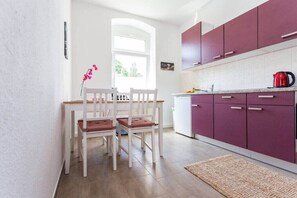 Kühlschrank, Ofen, Herdplatte, Geschirrspüler