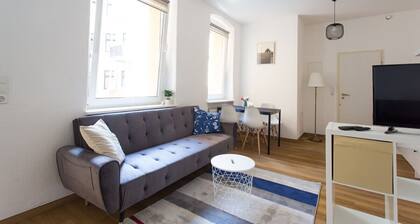 FullHouse | Halle | T28 Hawk Apt.