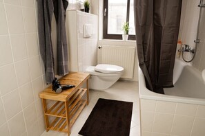 Shower - FullHouse | Halle | T29 Comfort | 2 Bedroom (Halle (Saale))